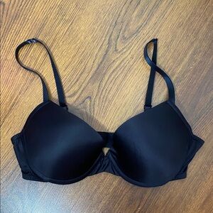 🌷 Delicates 🌷 Elegant Black Silicone Gel Padded Bra
